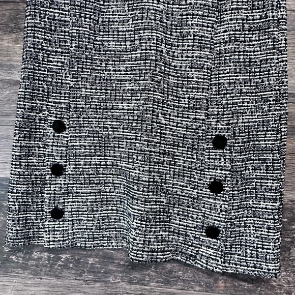 LOFT Black and White Sheath Dress with Puff Sleeves and Crew Neck - Picture 4 of 9